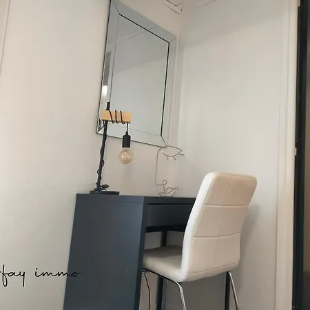 Hébergement de vacances Maison De Bourg Avec Terrasse *